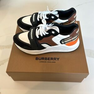 Burberry Size 46 Leather, Suede and Vintage Check
Sneakers